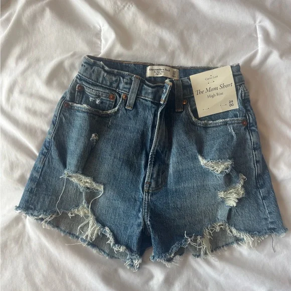 NWT Abercrombie and Fitch Curve Love High Rise "The Mom Short" Jean Shorts - Picture 5 of 7